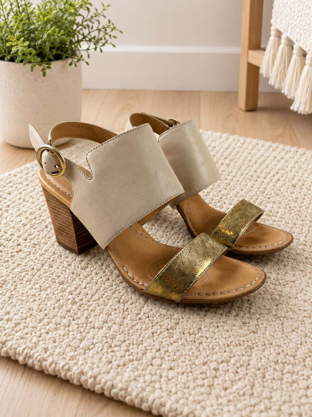 Crown by Born Cindie Leather Slingback Block Heel Sandals Gold Beige Women’s 10M